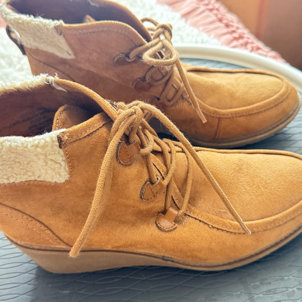 Malibu Tan Chukka Boots